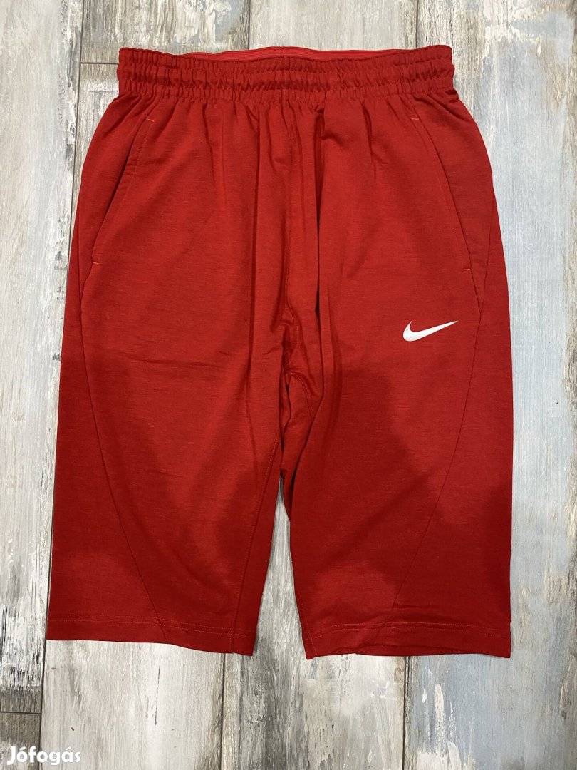Nike férfi M-es rövidnadrág