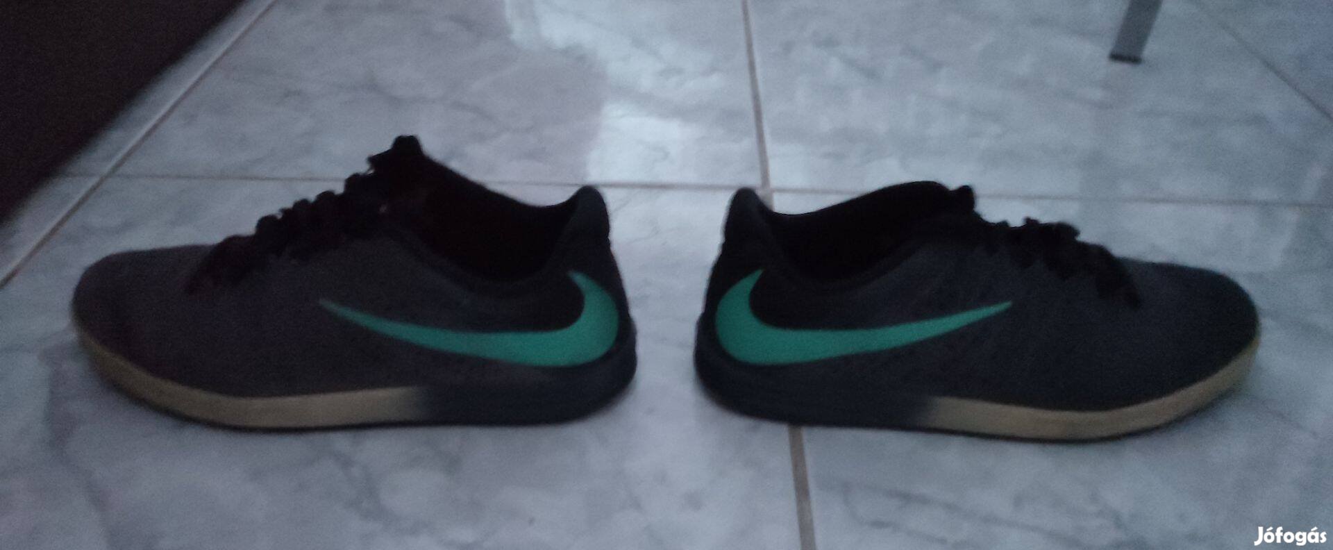 Nike férfi cipő