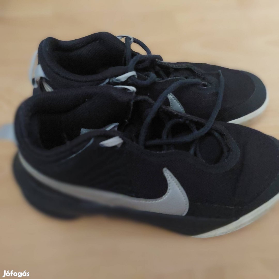 Nike fiú cipő 36,5-es
