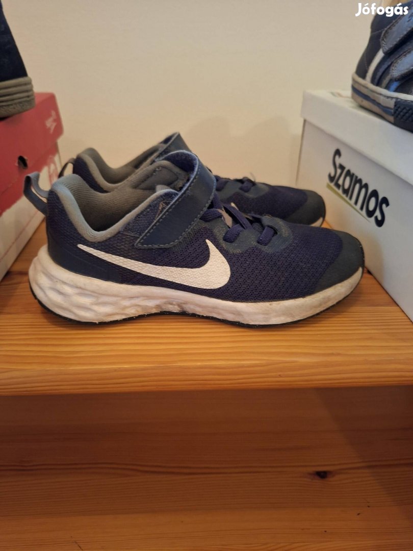 Nike fiú sportcipő