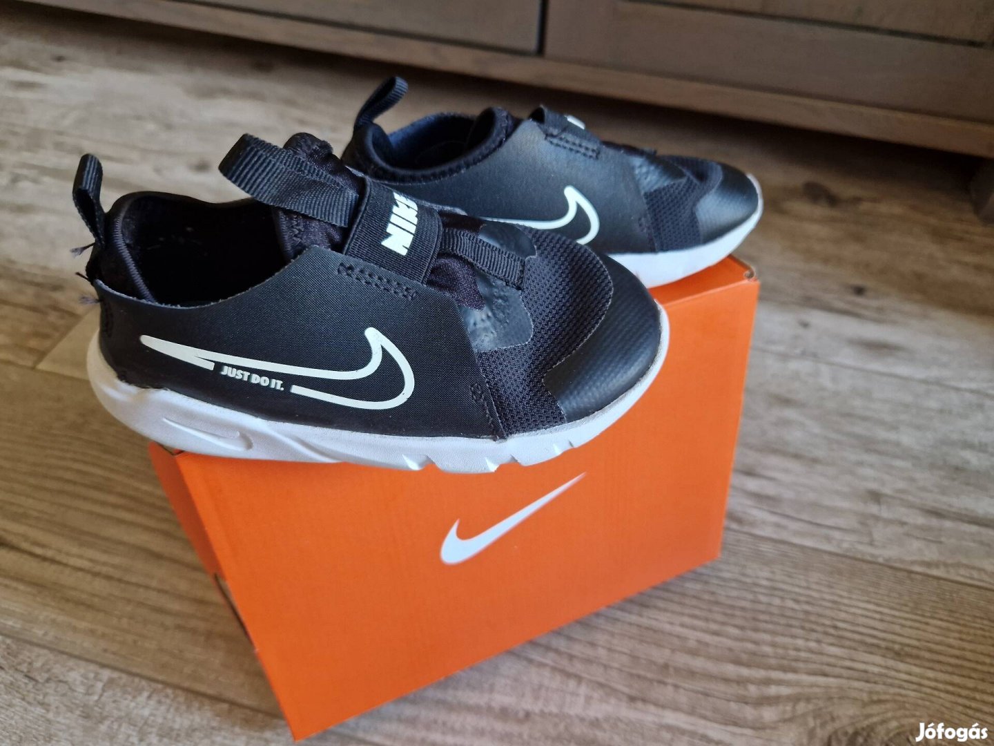 Nike flex runner2 27-es cipő!