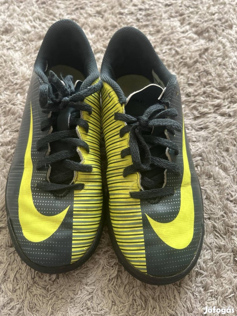 Nike foci cipő