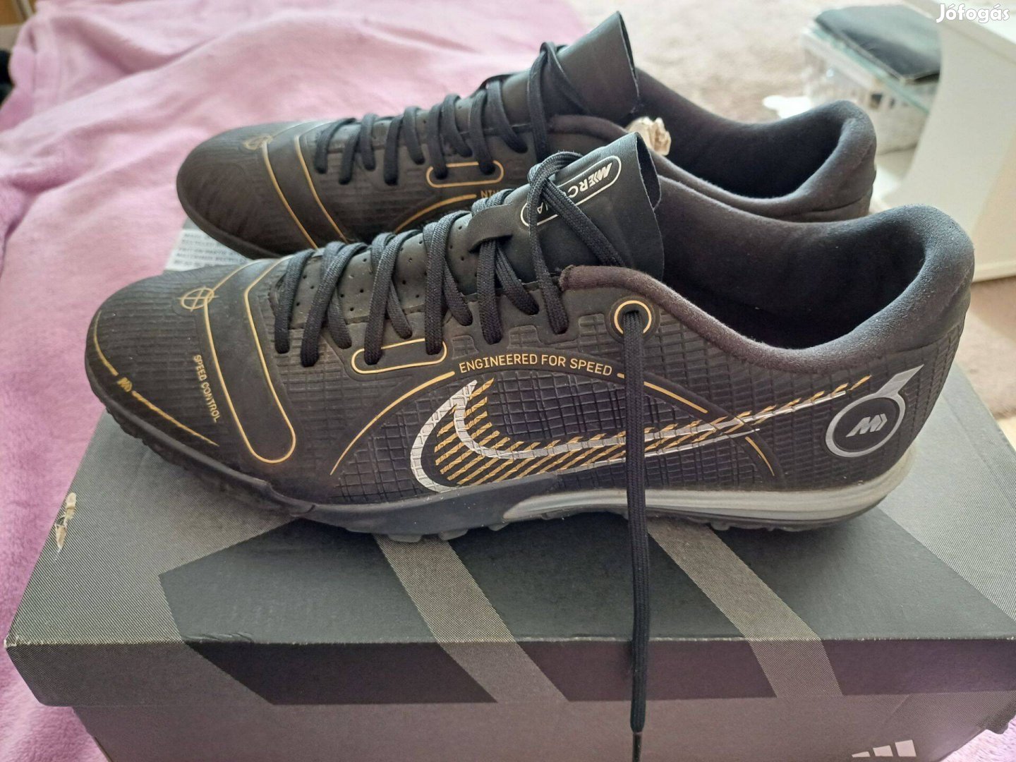 Nike focicipő