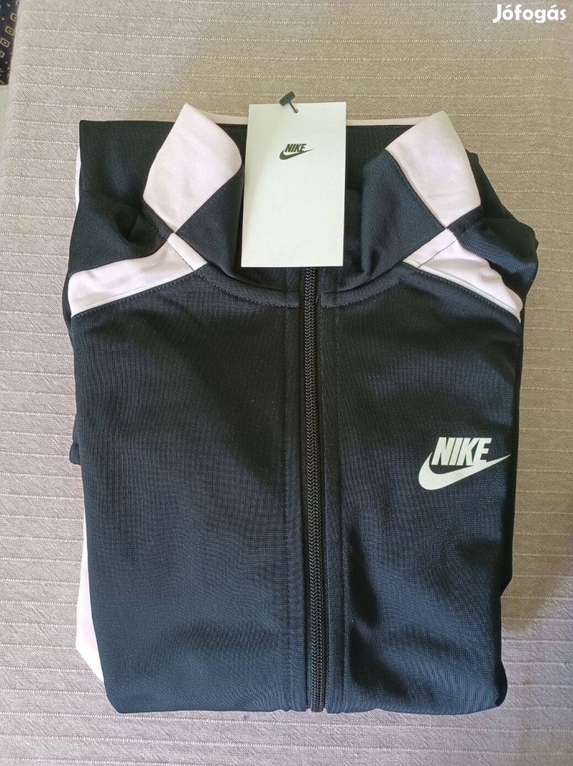 Nike gyerek melegítő M és L-es méret