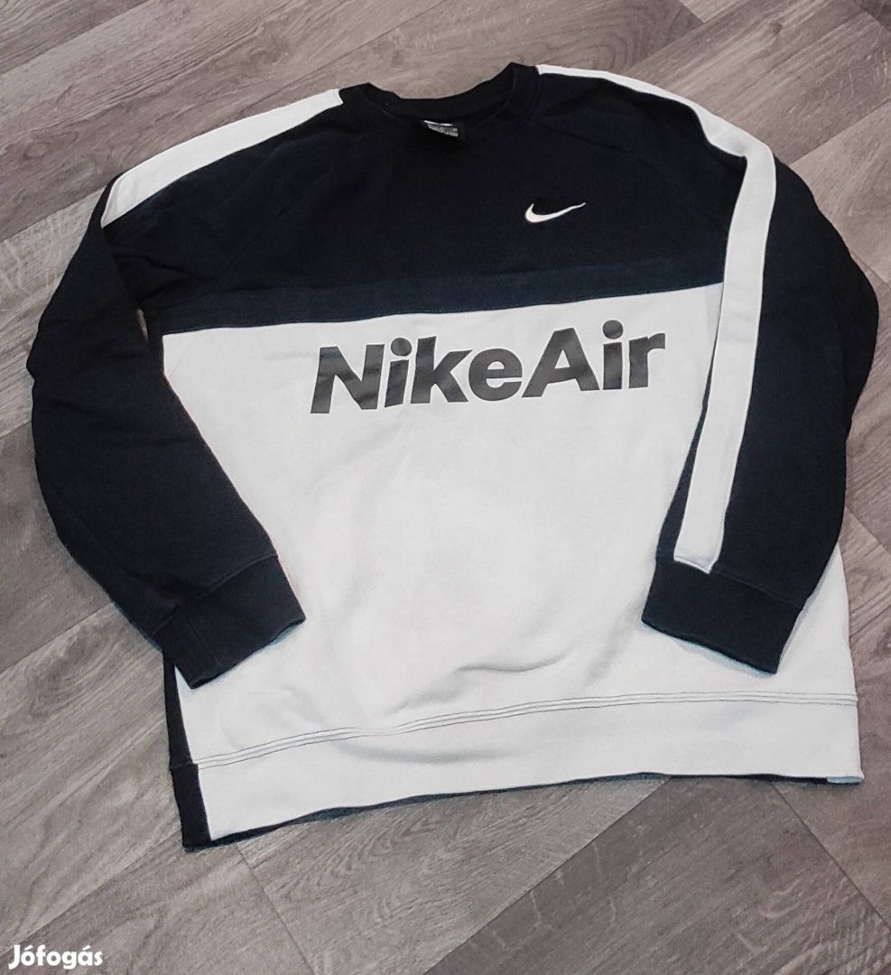 Nike gyerek pulóver.  158/170