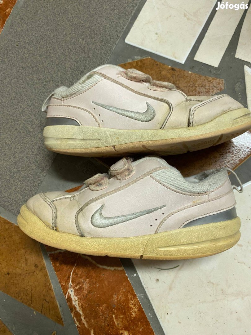 Nike használt sportcipő 27-es méret