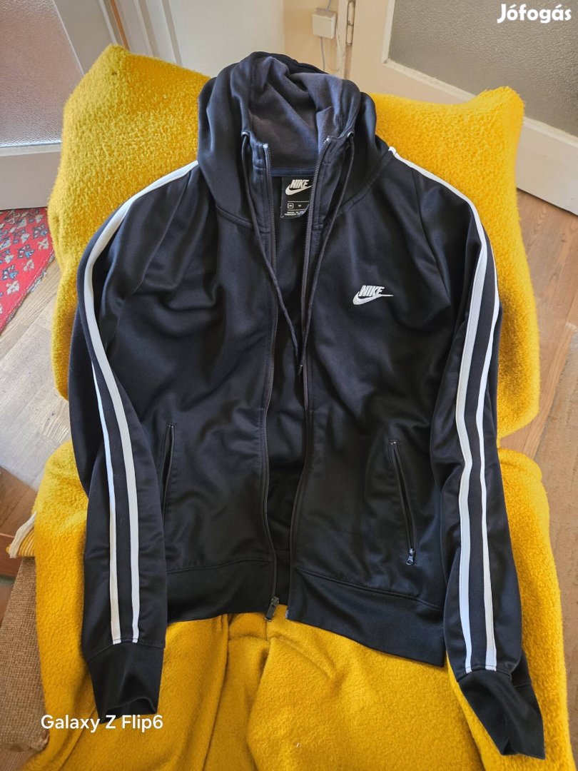 Nike kapucnis pulóver