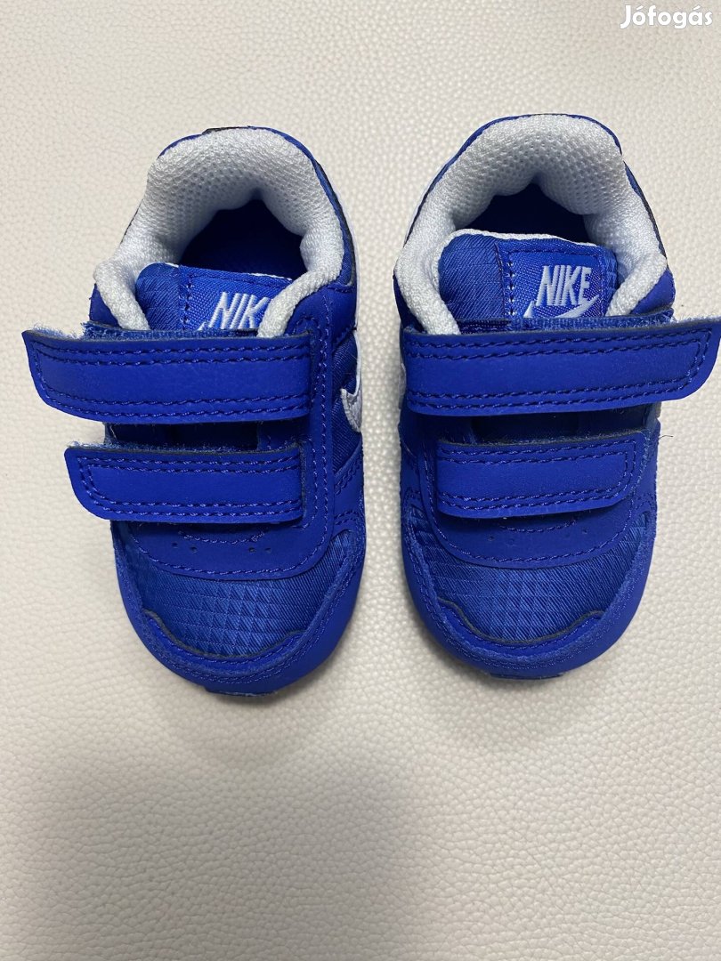 Nike kisbaba cipő 18,5-es méretben eladó