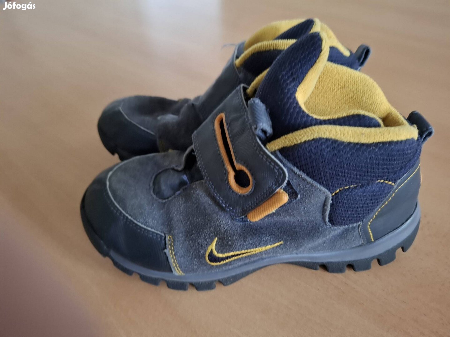 Nike kiscsizma 33,5-es