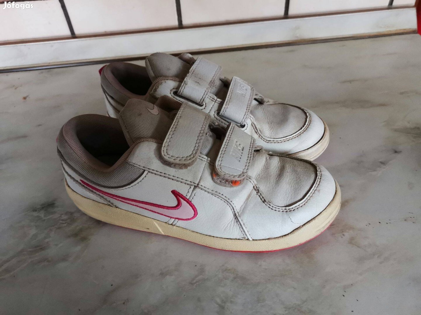 Nike kislány sportcipő - 31,5