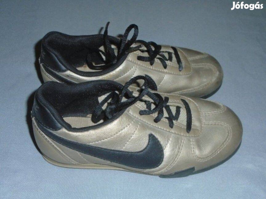 Nike kötős 27-es méretű cipő (méret 27)