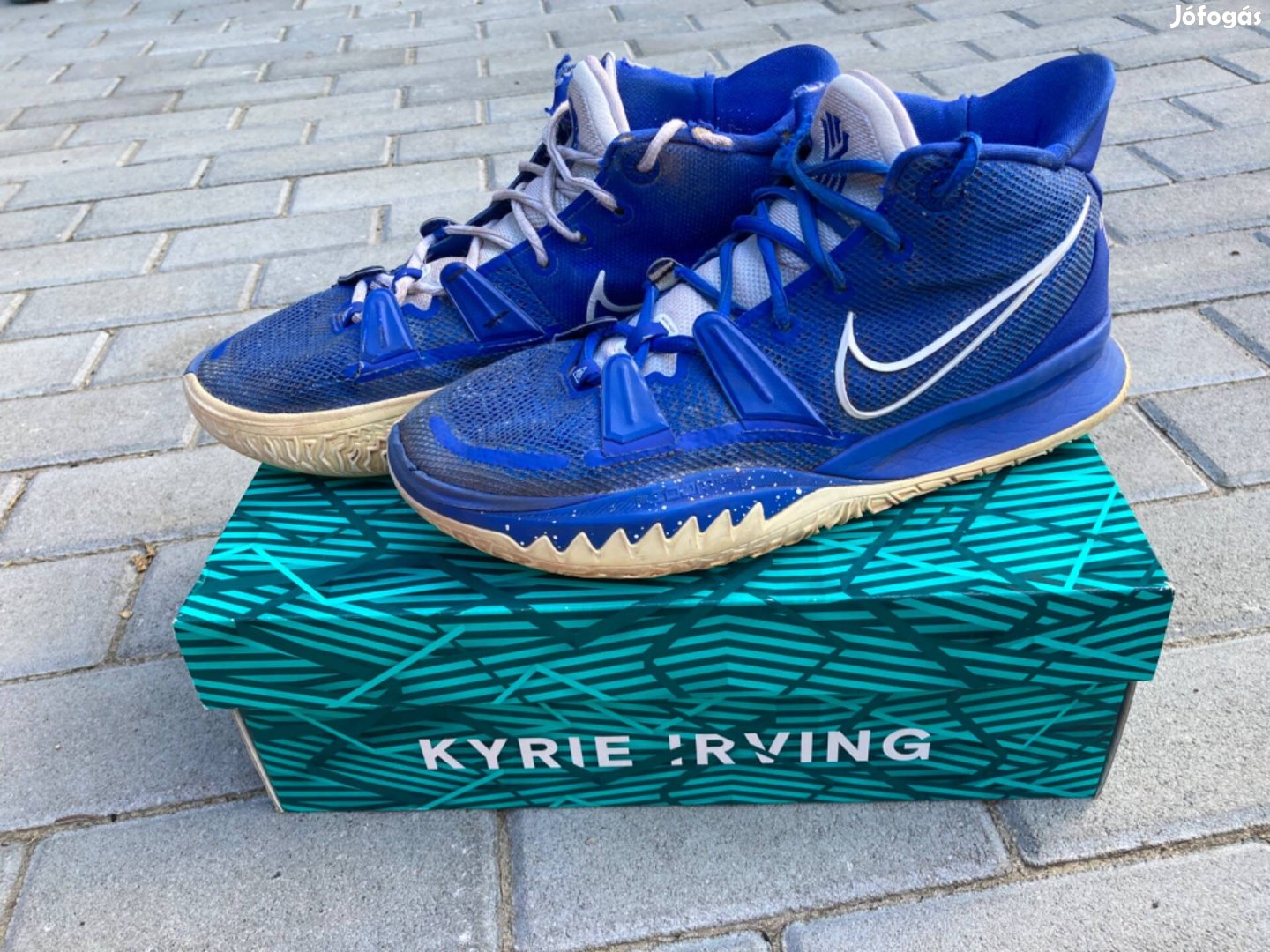 Nike kyrie kosárcipő