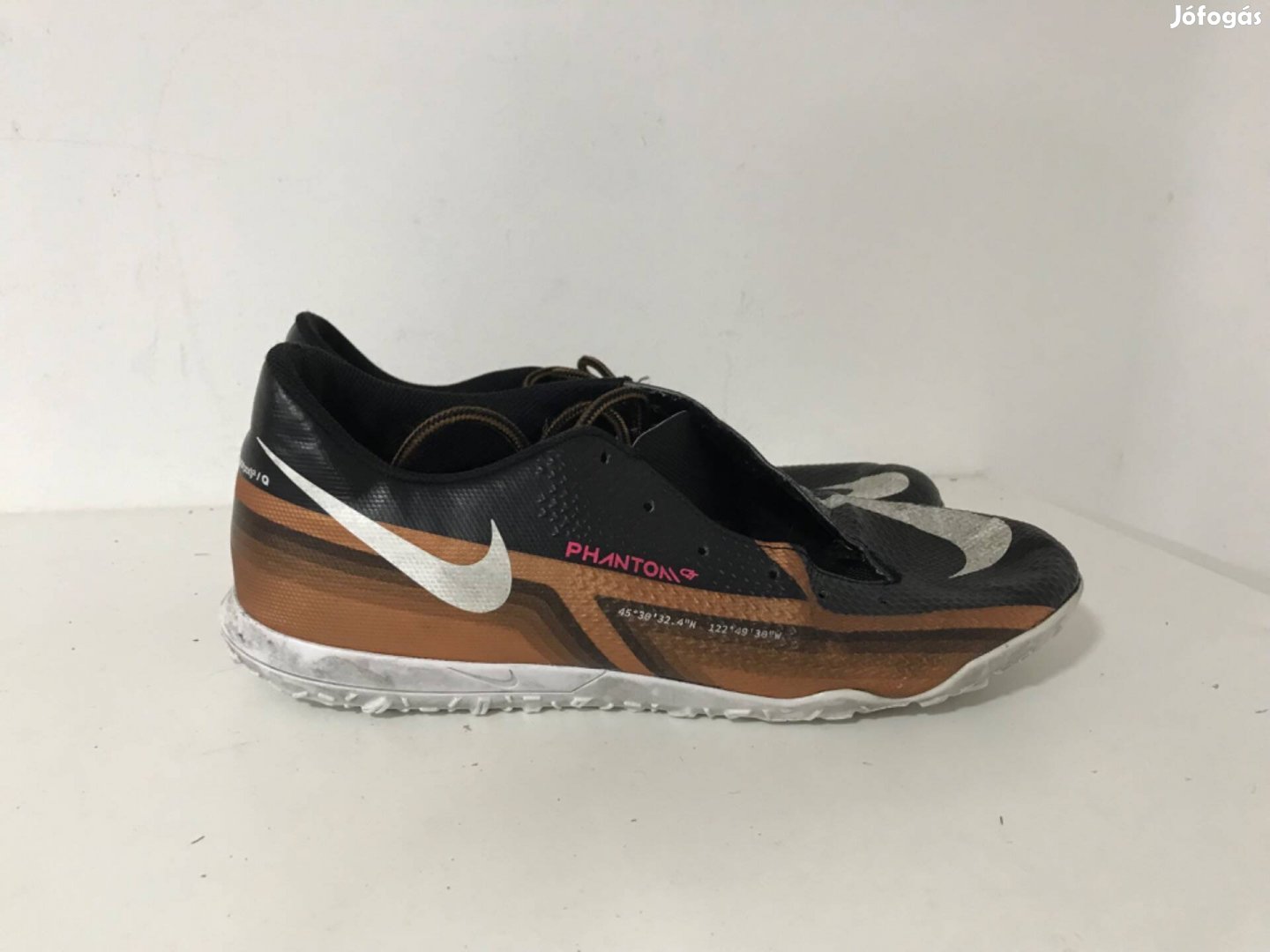 Nike műfüves focis cipő eur45