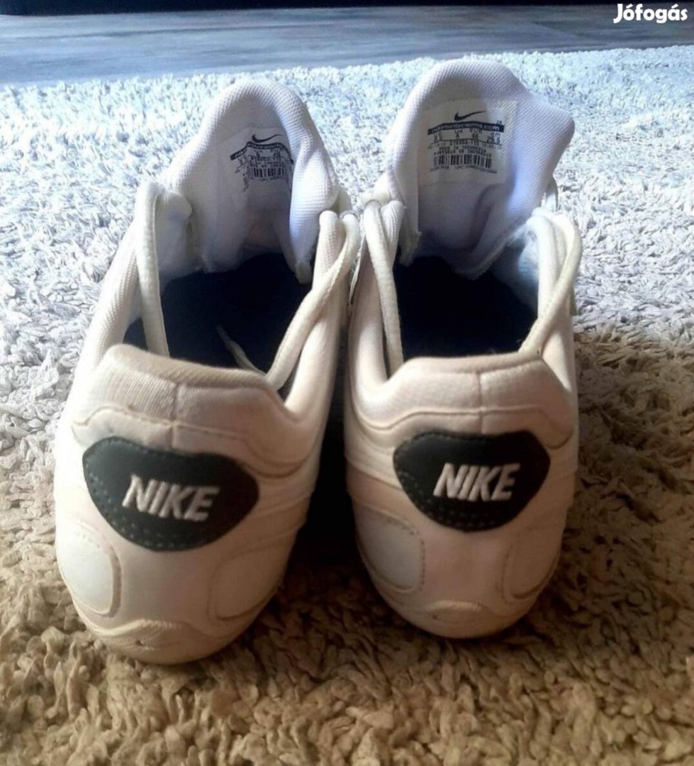 Nike női bőr cipő