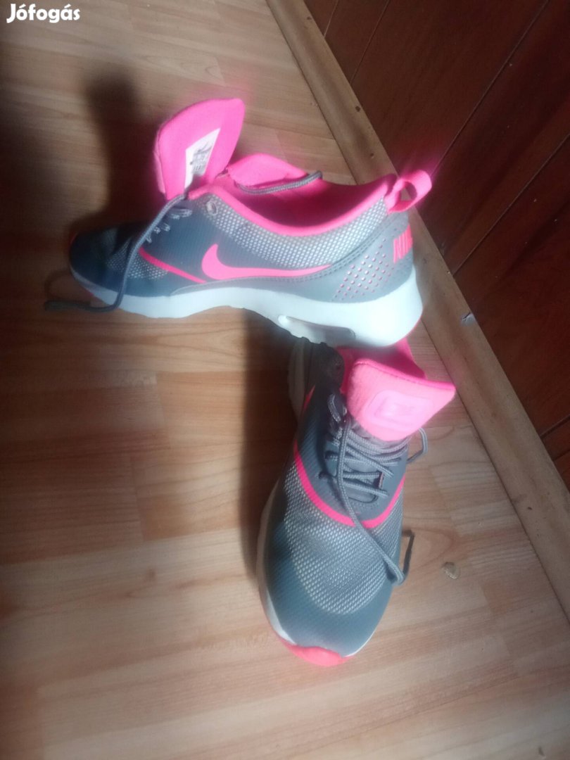 Nike női futó cipő 39