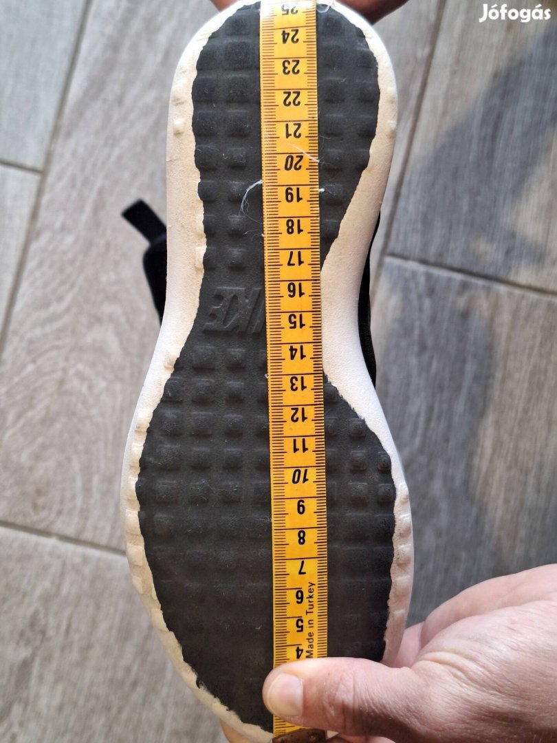 Nike női sportcipő