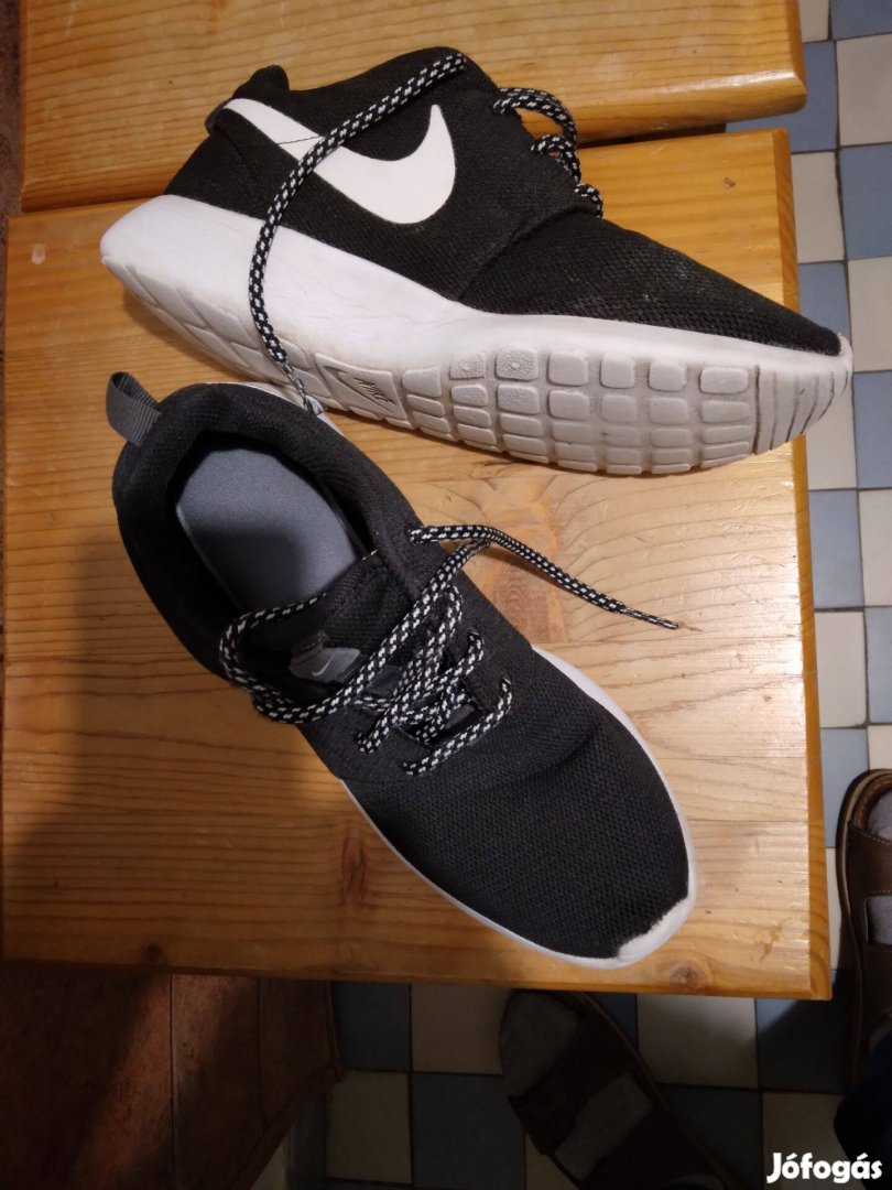 Nike női sportcipő 38-as, szép állapotban
