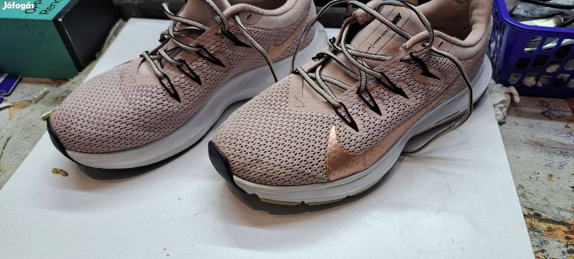 Nike női sportcipő