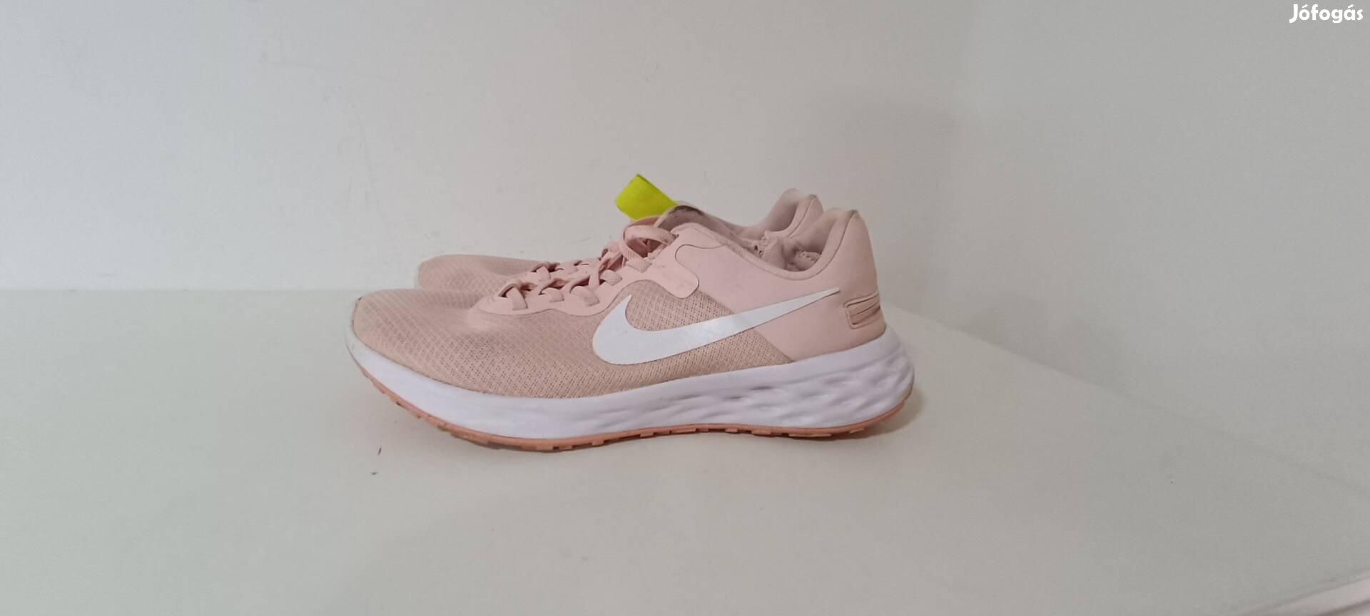 Nike női sportcipő eur42 méret 