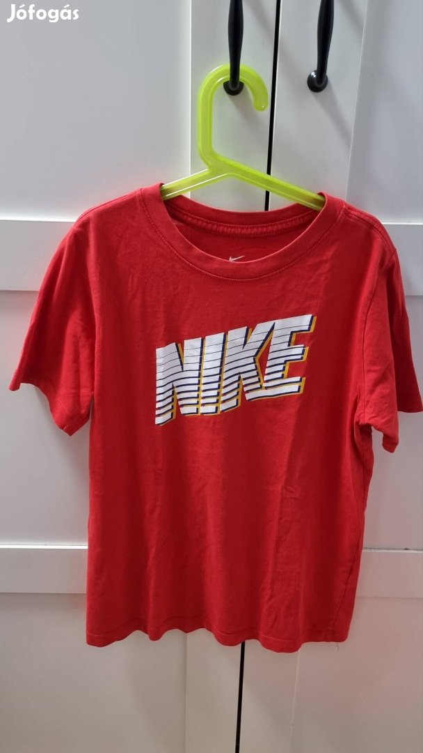 Nike piros póló 147-158