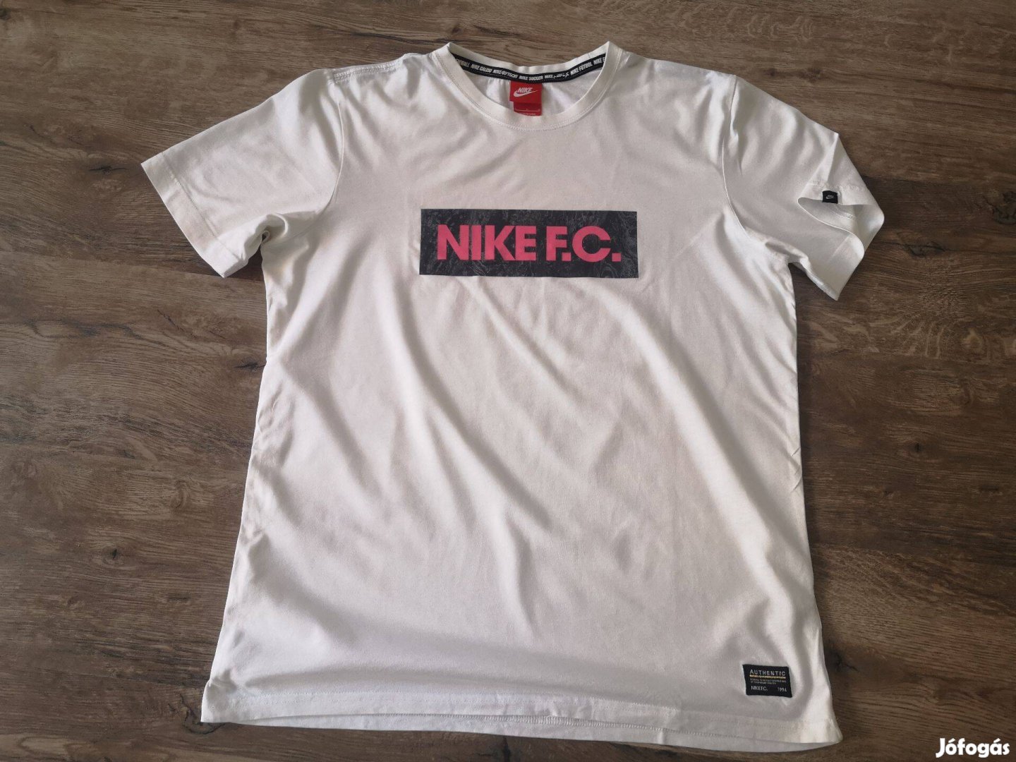 Nike póló L méretű