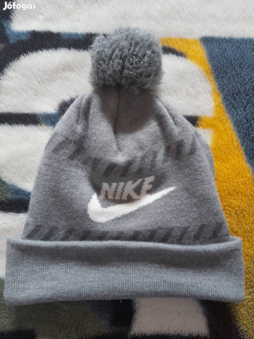 Nike pom beanie 