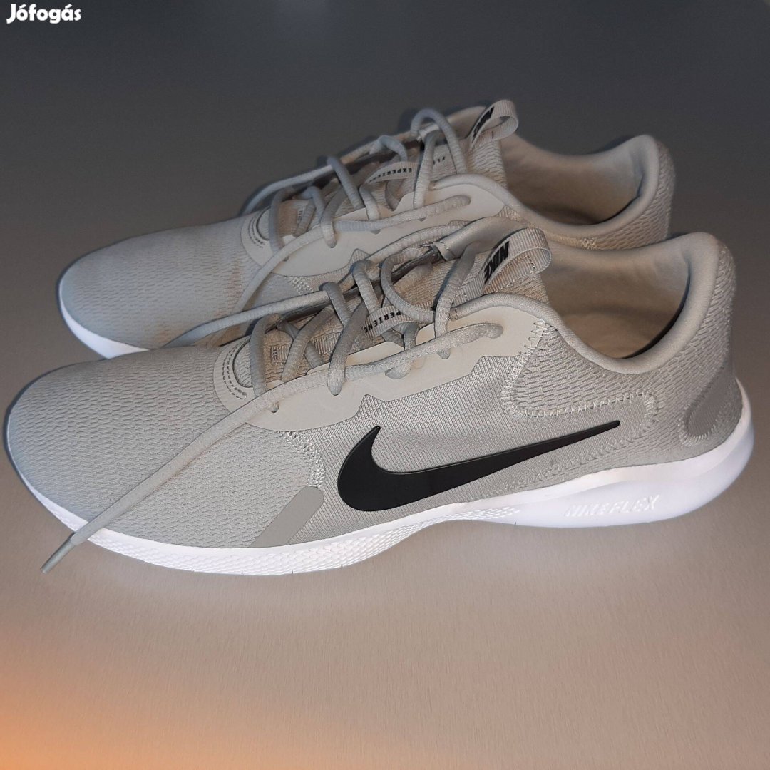 Nike sportcipő 13/46 Új