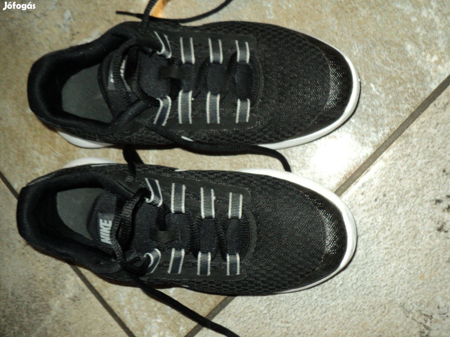 Nike sportcipő