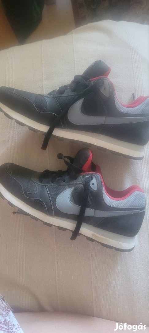 Nike sportcipő 39