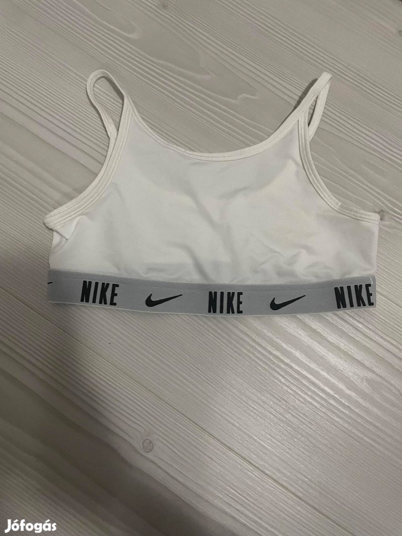 Nike sportmelltartó