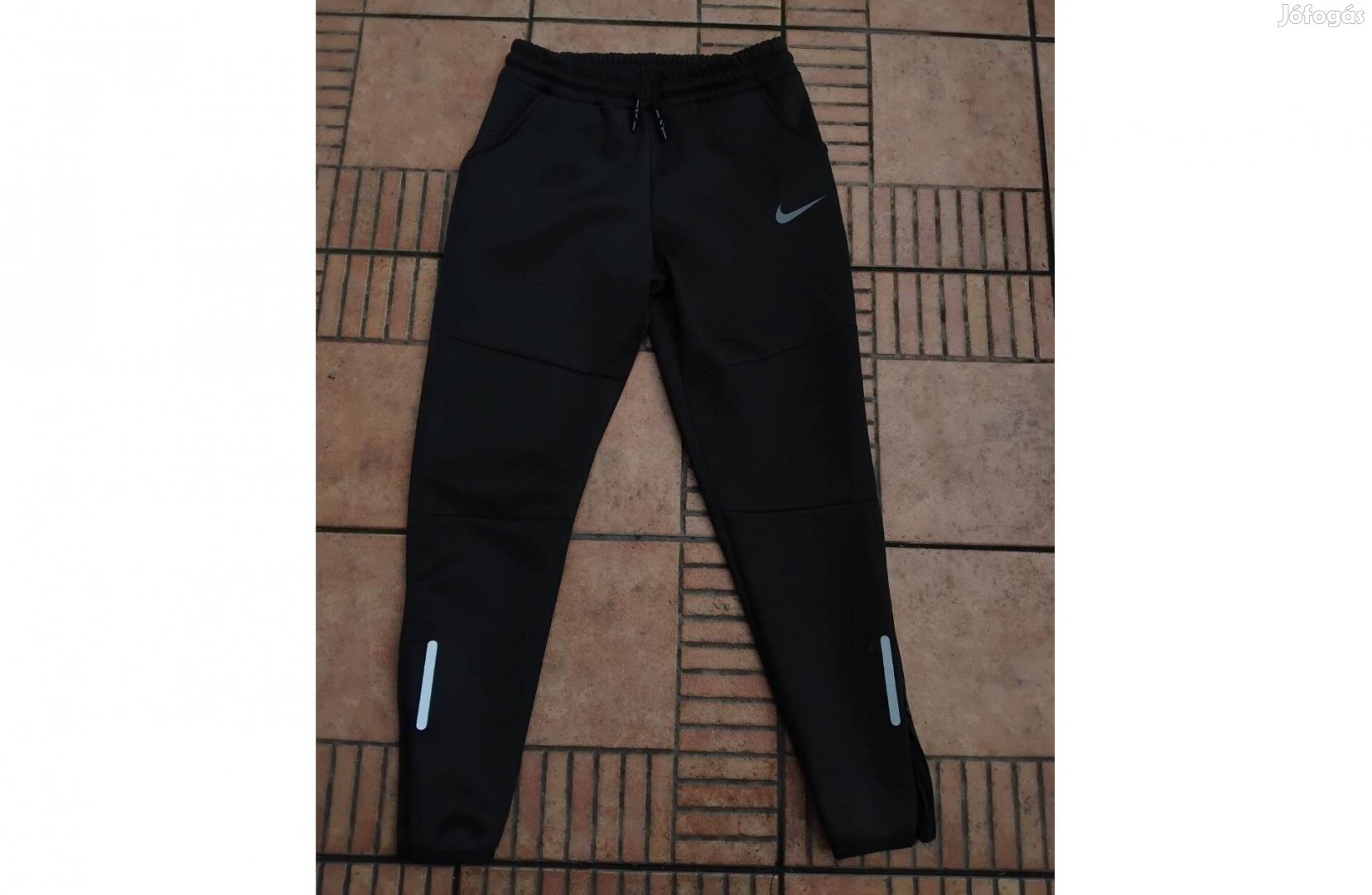 Nike szabadidő nadrág L