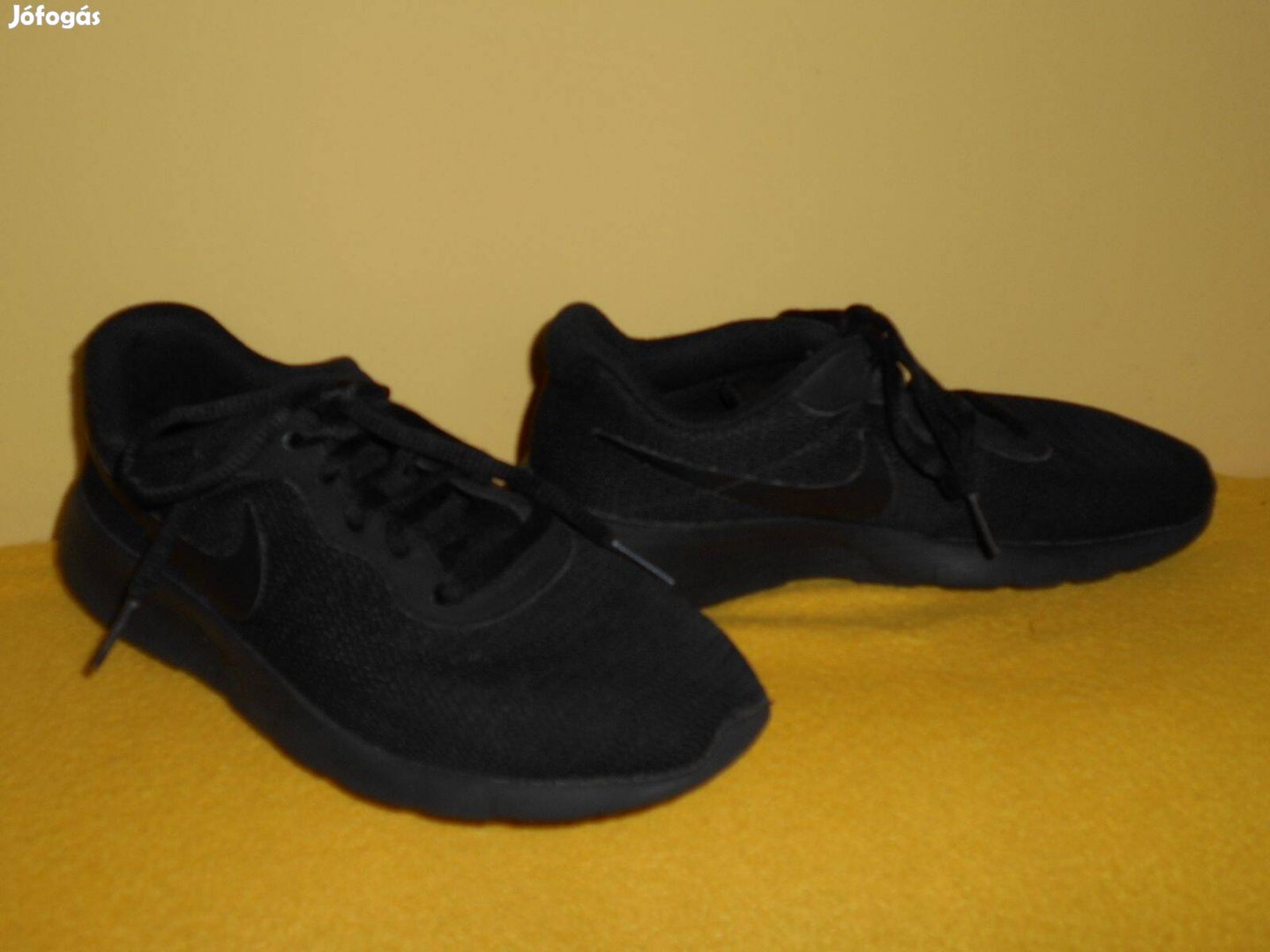 Nike szép fekete fiú cipő, sportcipő. 36-os. Légáteresztő. 22720 Ft