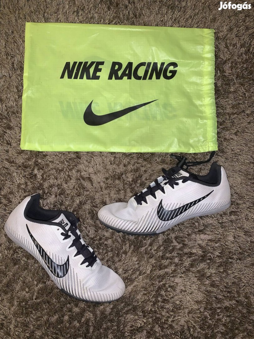 Nike szöges futócipő