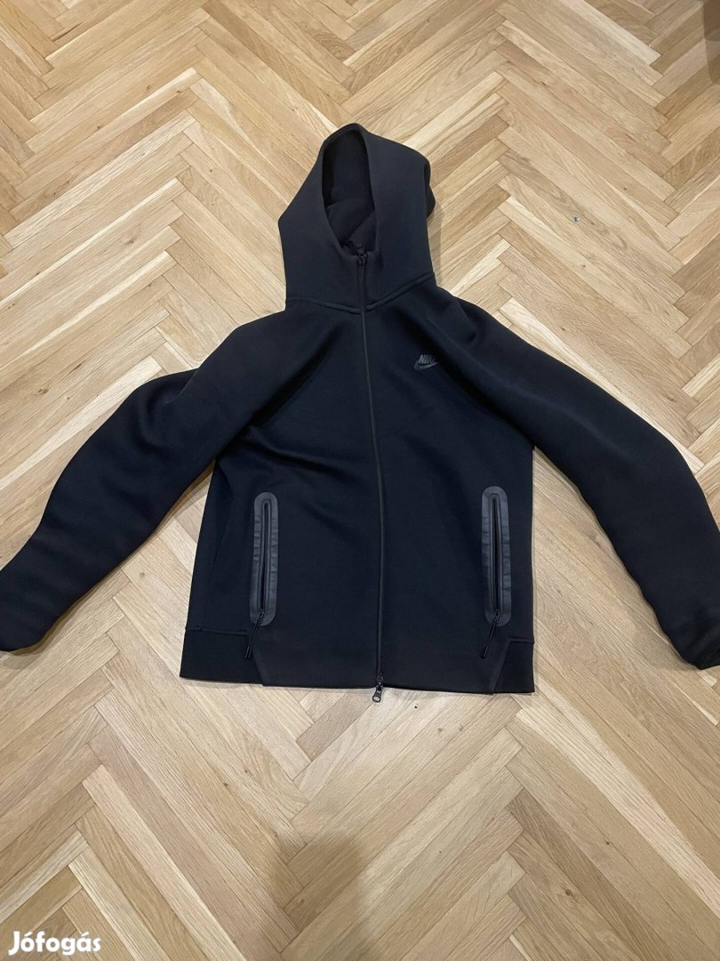 Nike tech fleece fekete M