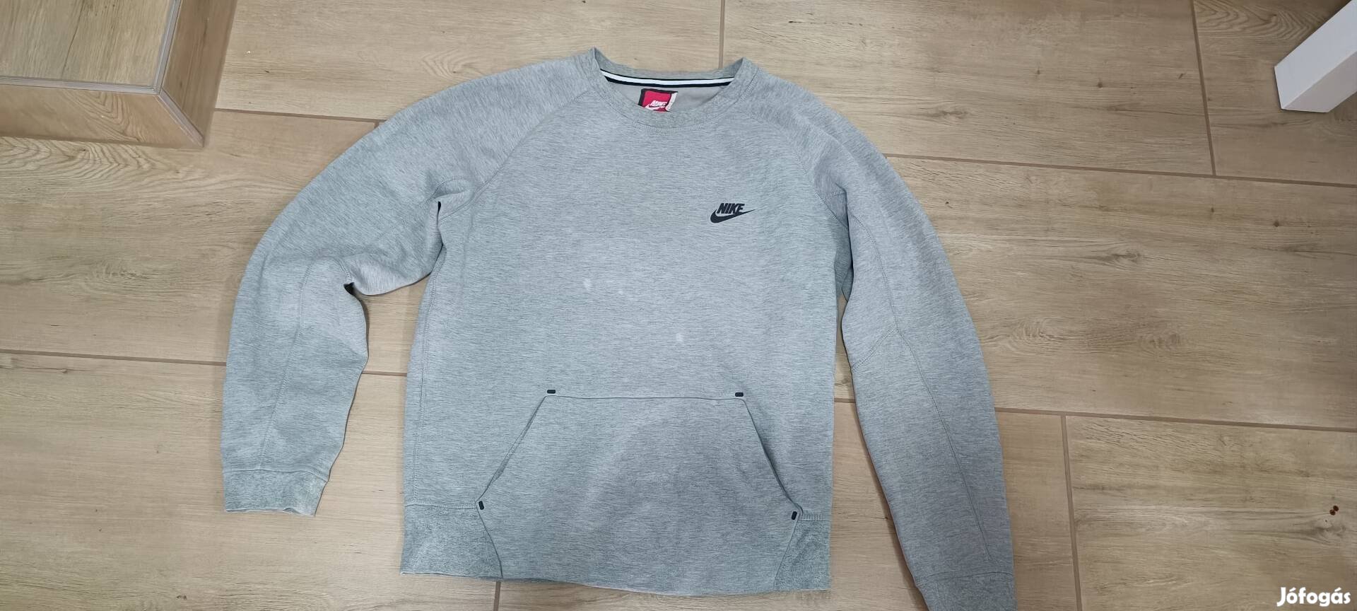 Nike tech fleece férfi pulóver S méret foltos 