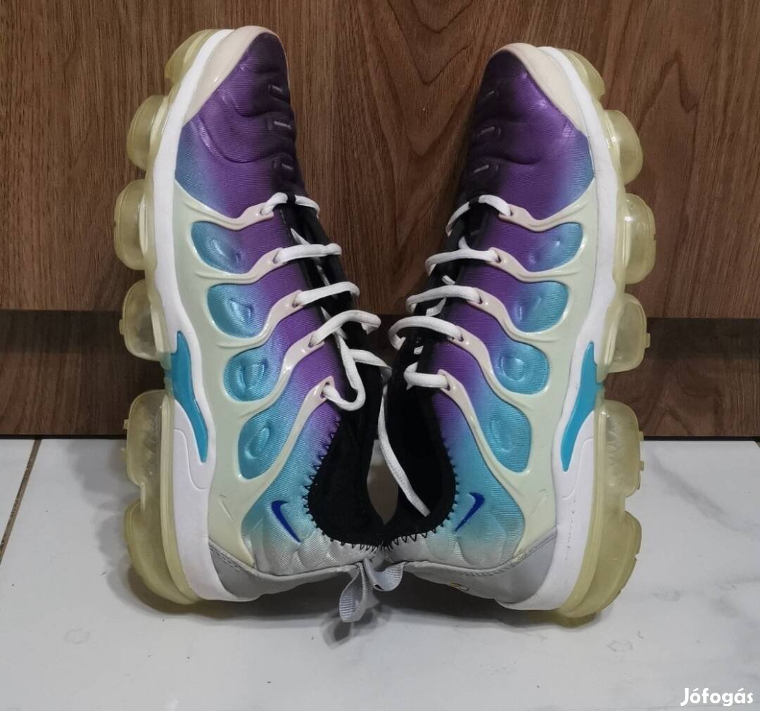 Nike vapormax plus cipő. 