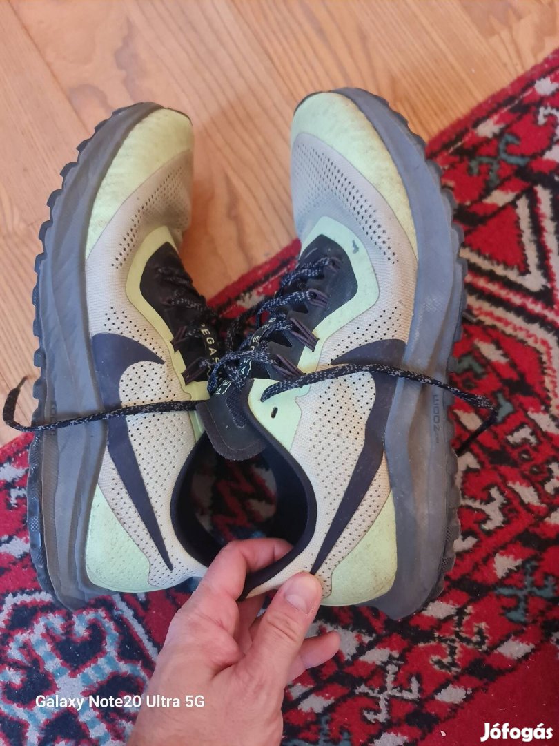 Nike zöld színű cipő