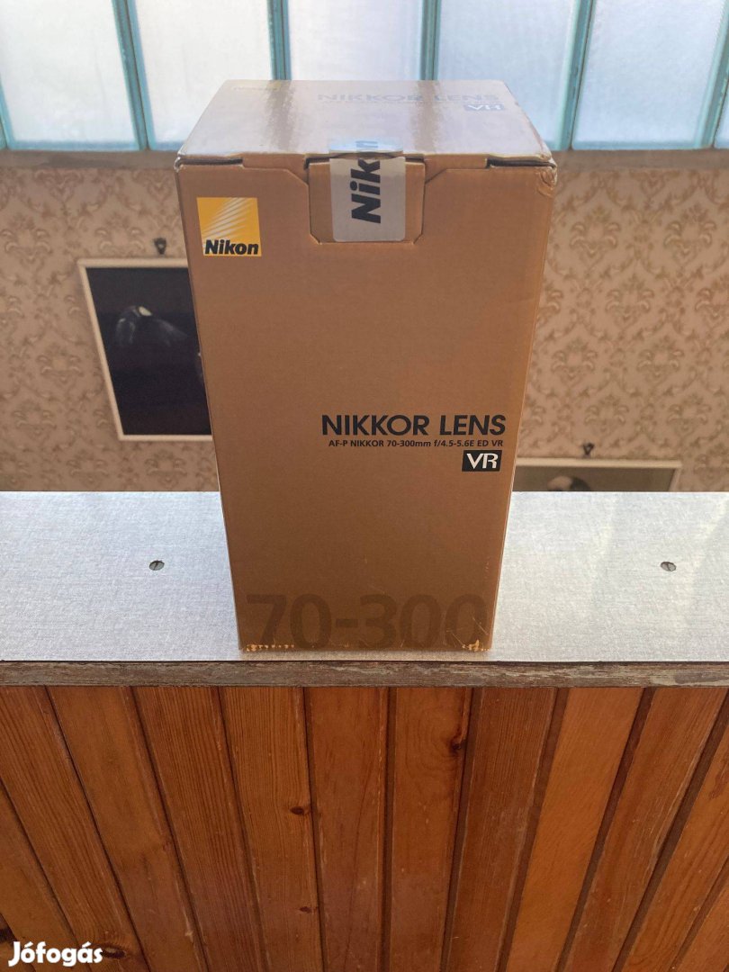 Nikon AF-P 70-300 mm f/4.5-5.6E ED VR objektív és a szűrője eladó