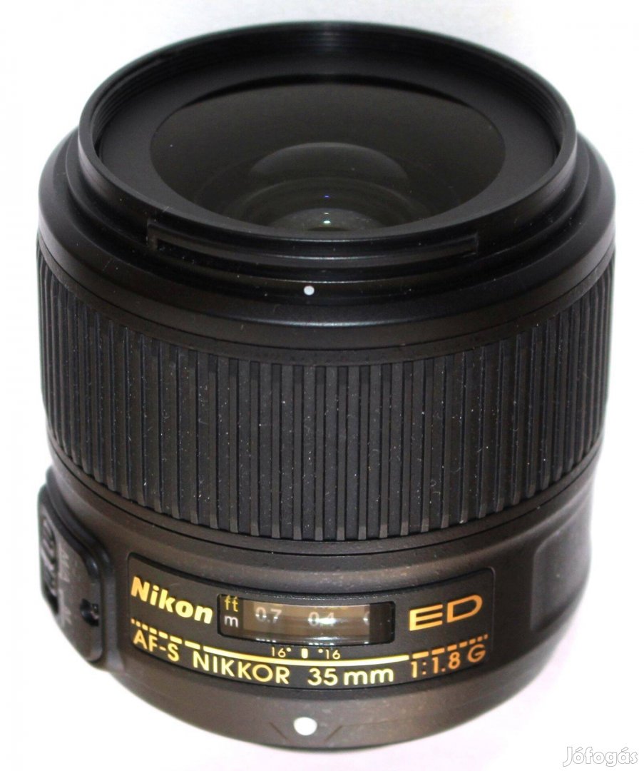 Nikon AF-S 35 mm 1.8 ED dobozában ( 35mm 1.8 )