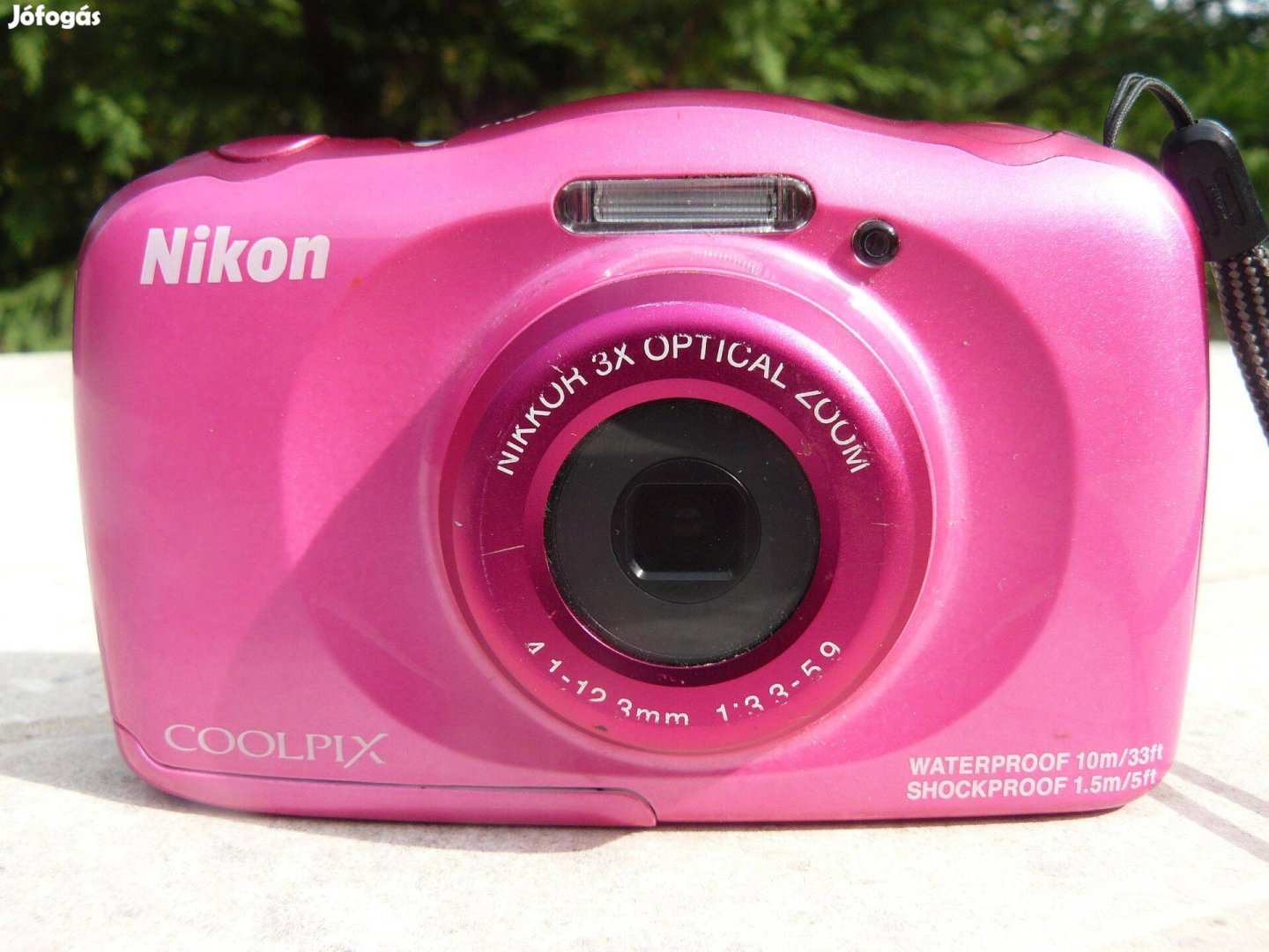 Nikon Coolpix S33 digitális fényképezőgép