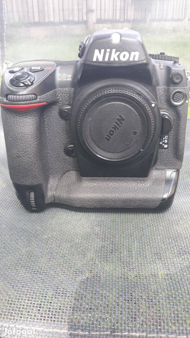 Nikon D2x + kit objektív