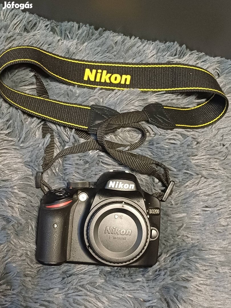 Nikon D3200 + 18-55mm objektív + objektív