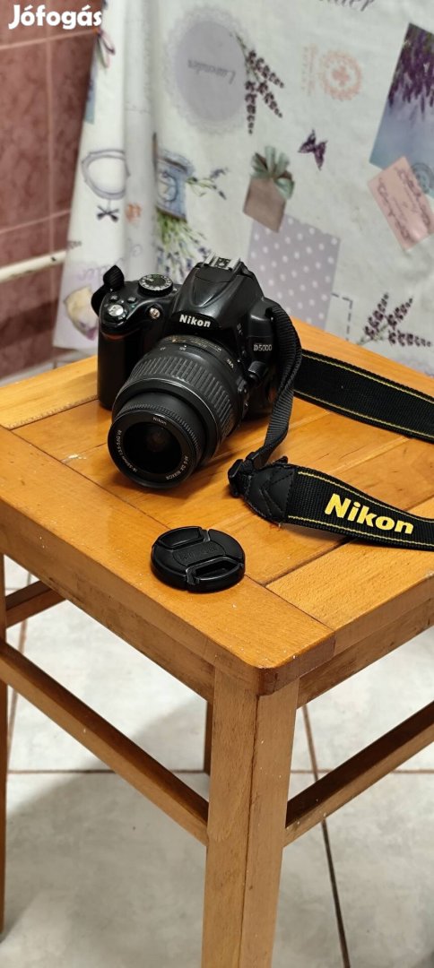 Nikon D5000 + Nikkor 18-55