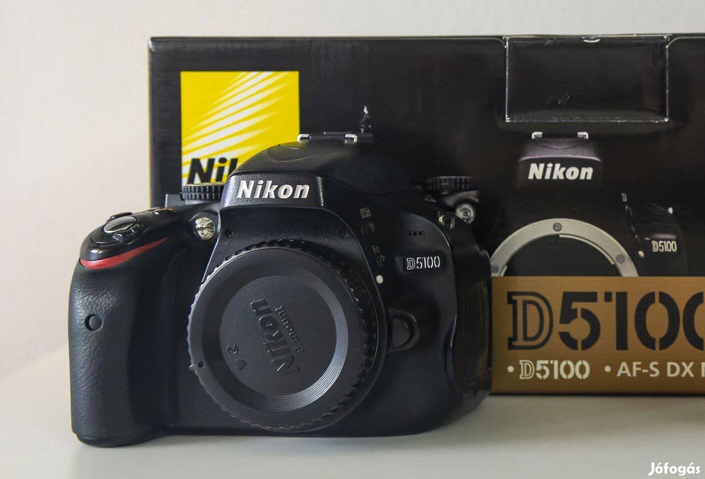 Nikon D5100 tartozékokkal