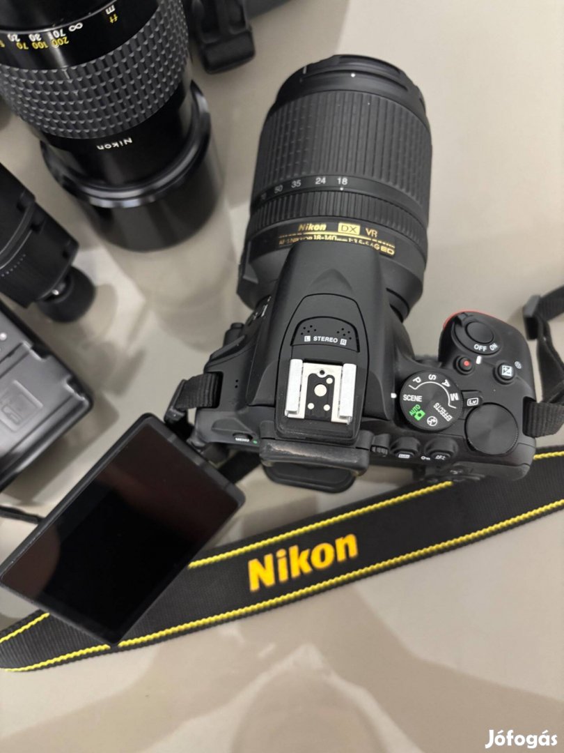 Nikon D5600 + AF-S 18-140 VR tükörreflexes fényképezőgép