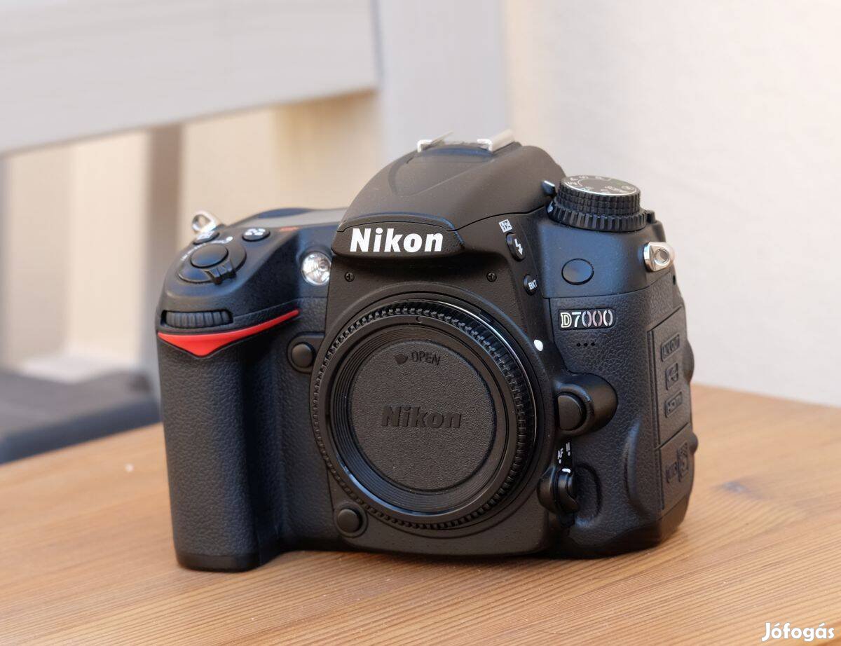 Nikon D7000 váz