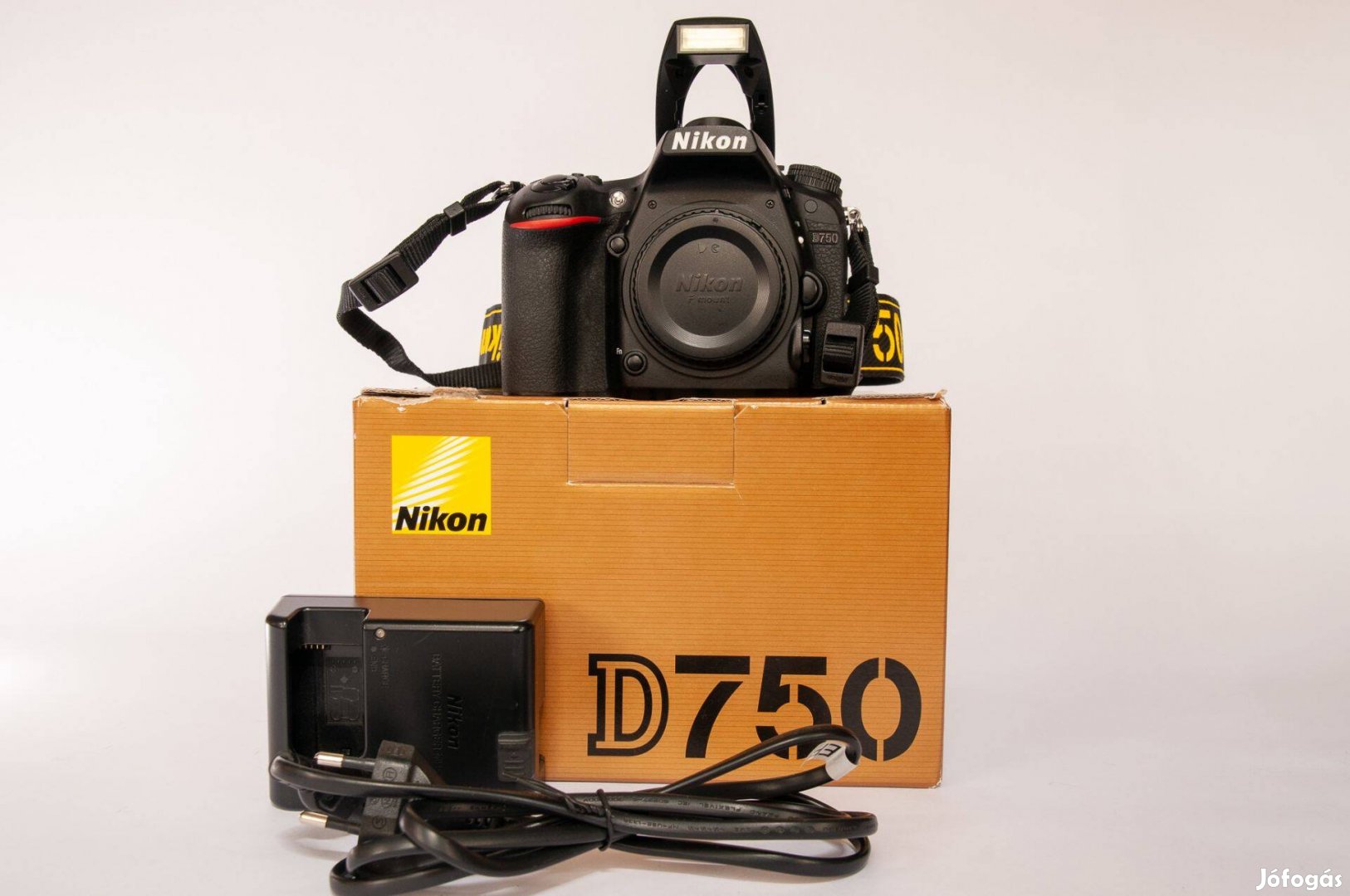 Nikon D750 váz kb 63000 expóval (fullframe / FX)