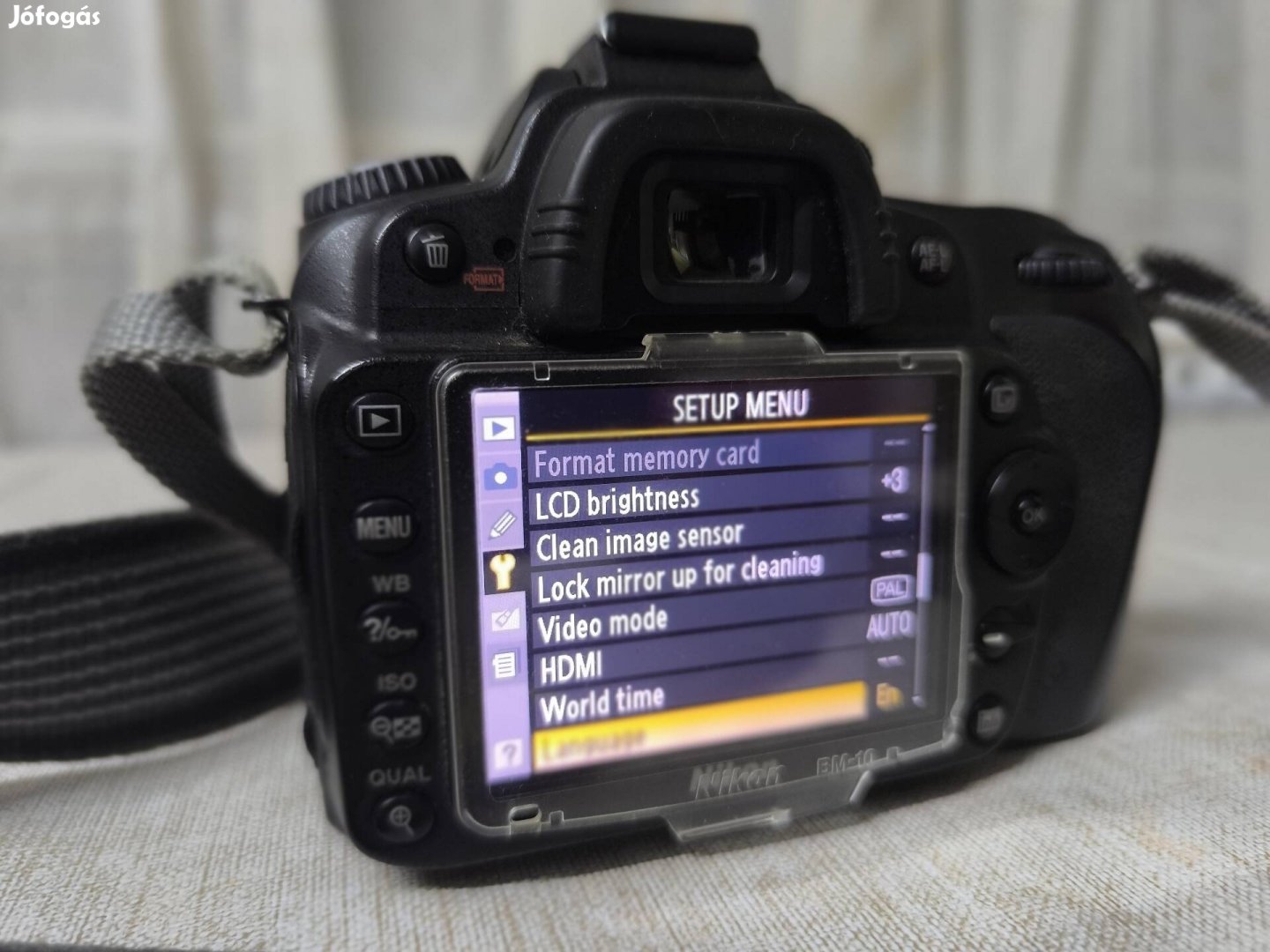 Nikon D90 DSLR újszerű állapotban 9ezer expóval