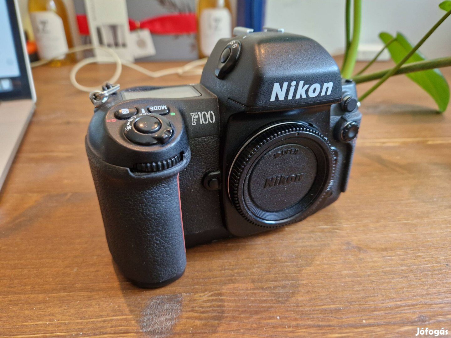 Nikon F100 váz