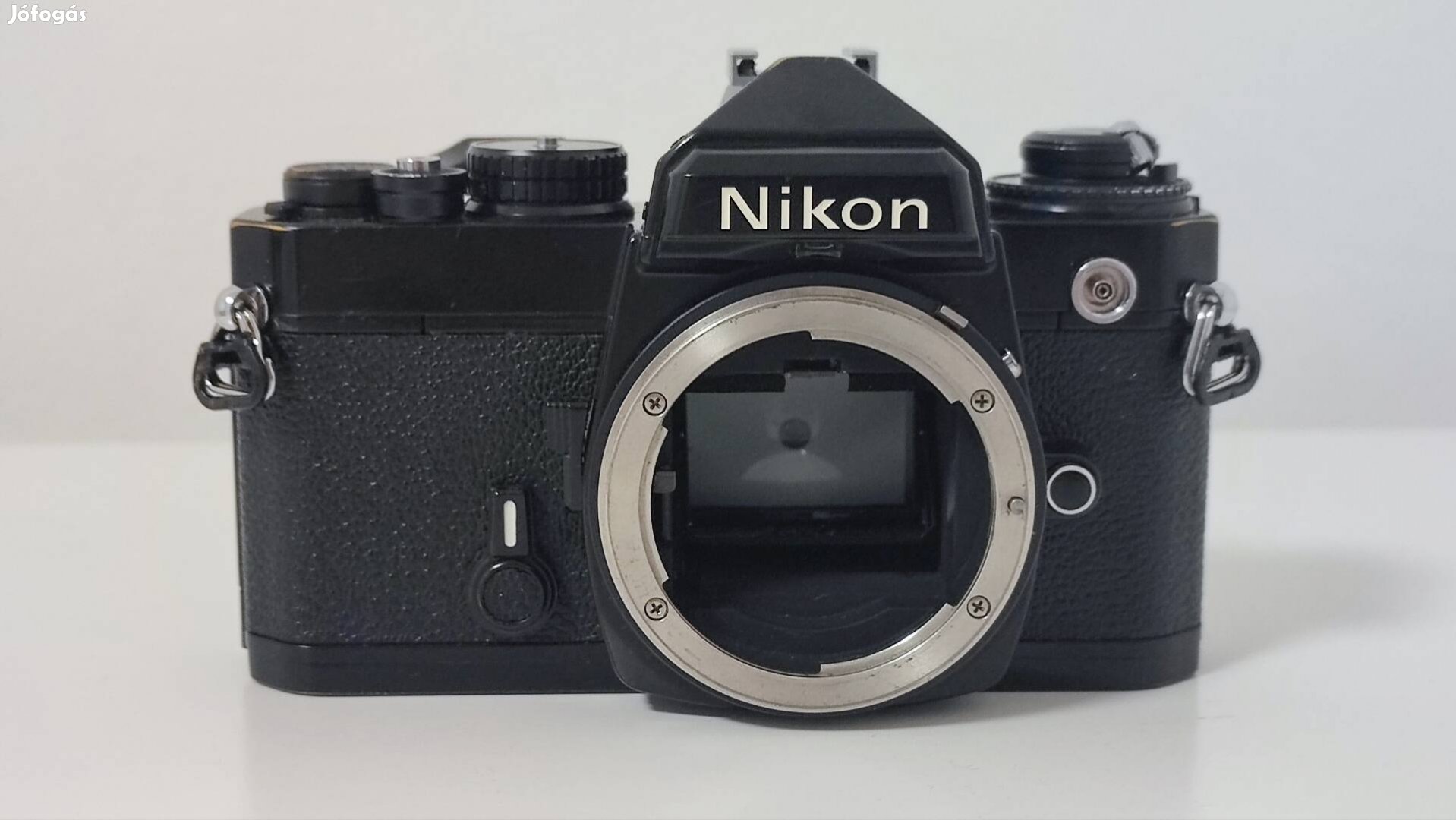 Nikon FE filmes fényképezőgép váz fekete színben